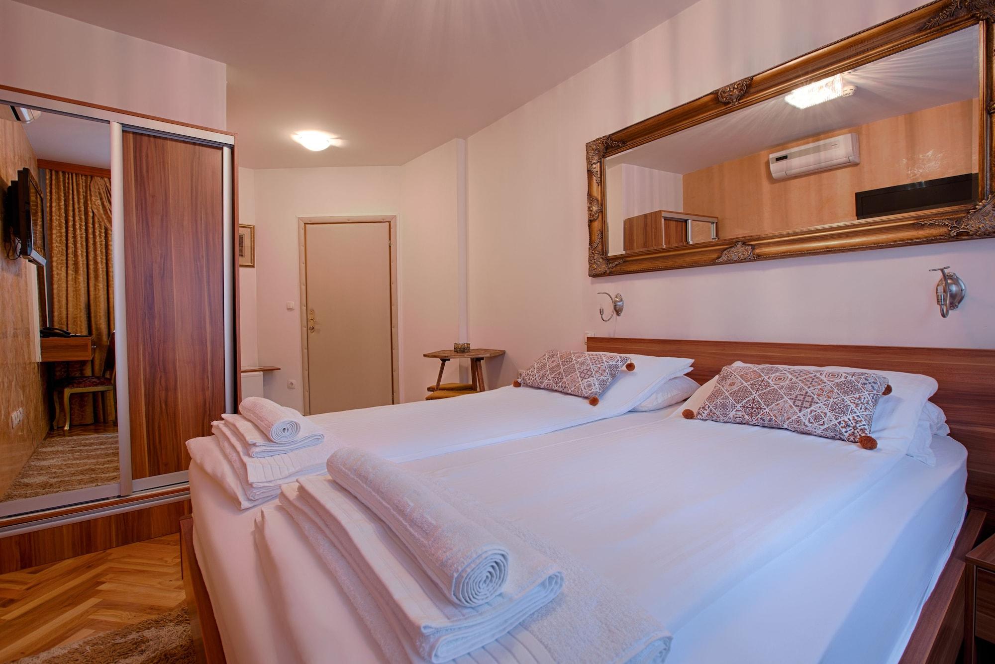 Hotel Herc Сараево Екстериор снимка